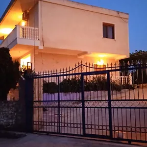 Arsen 3*, Sarandë Albania